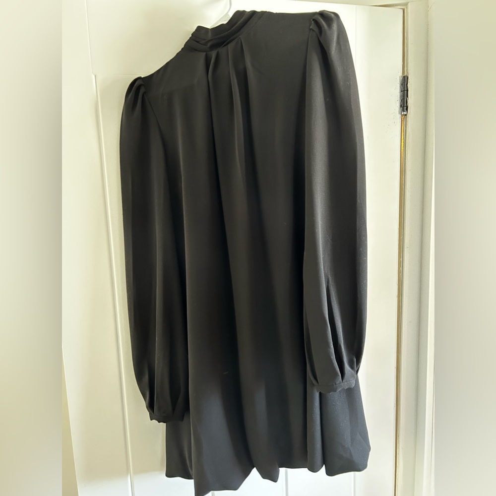 Black balloon dress -size 4 worn twice